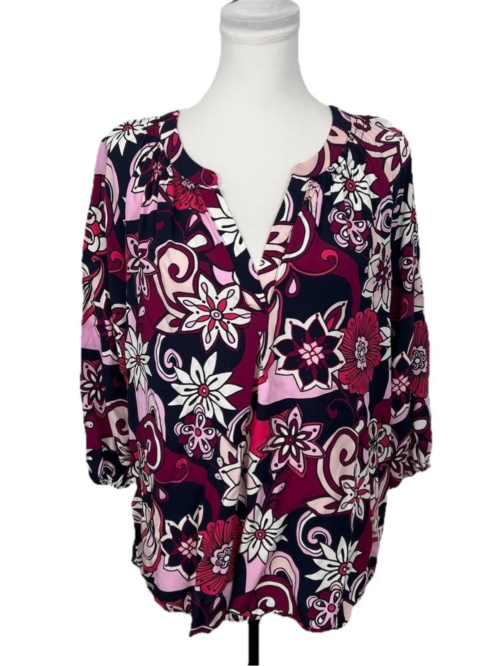 Crown & Ivy Blouse Size XL Bright Bold Flower Floral V Neck 3/4 Sleeves Work top
